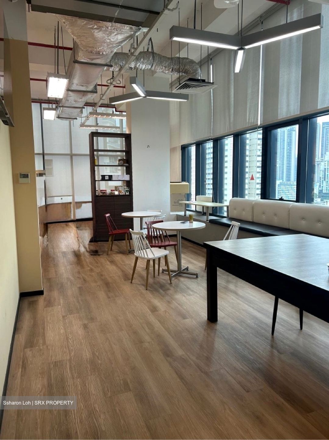Zhongshan Mall (D12), Office #596364961